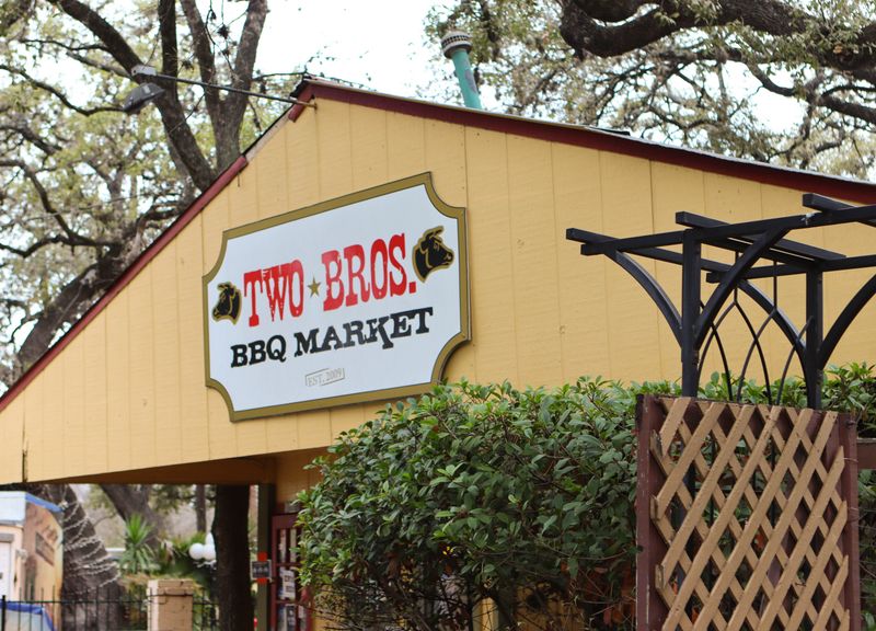 Two Brothers BBQ Market: Premium Prices, Budget Taste