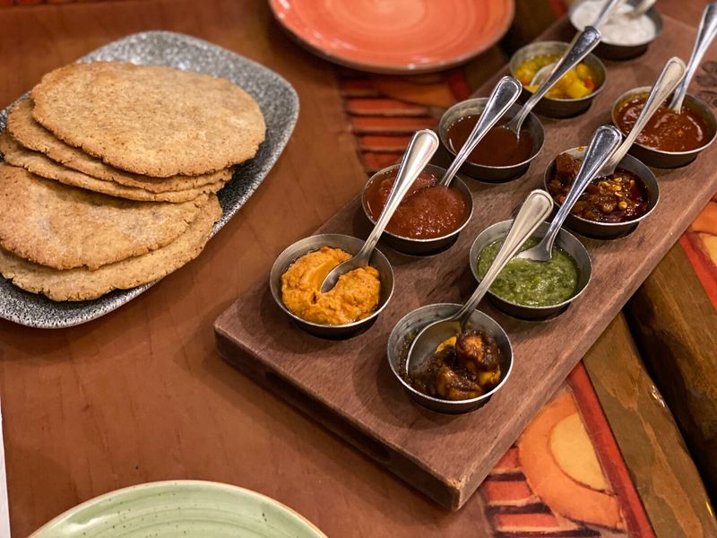 Sanaa's Gluten-Free Naan & Dips