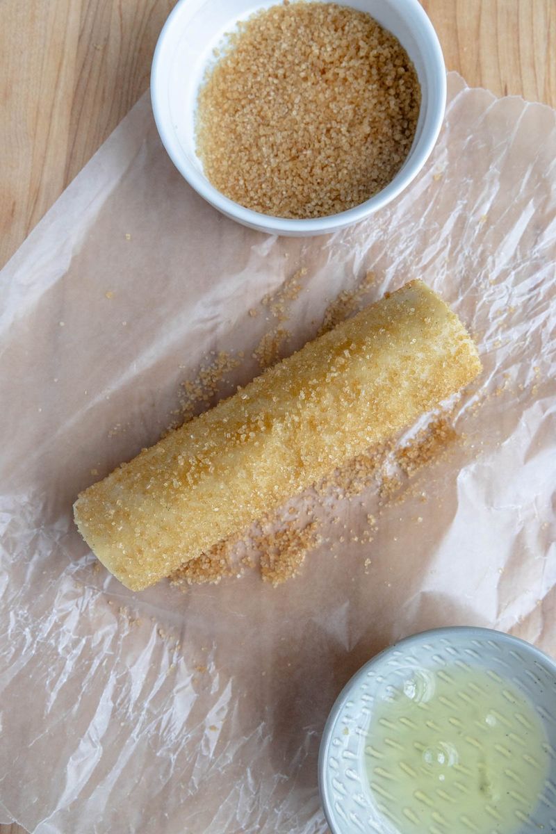 Roll Edges In Turbinado Sugar
