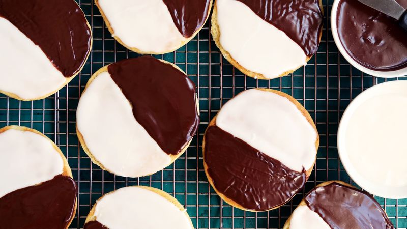 New York – Black And White Cookies
