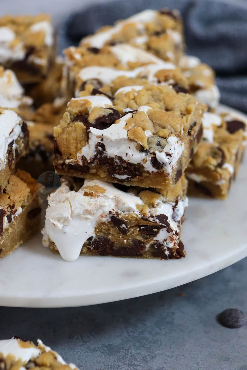 S’mores Cookie Bars