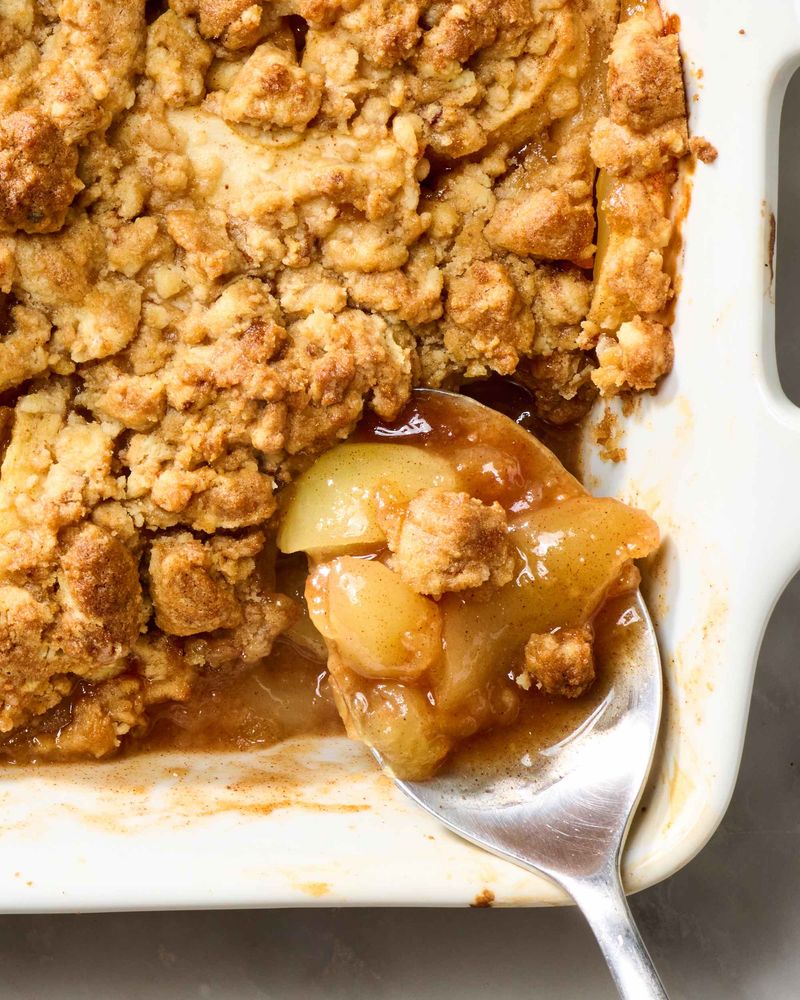Apple Crisp With Cinnamon Crumble