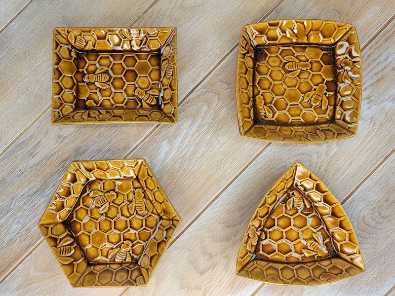 Honeycomb Amber Glows