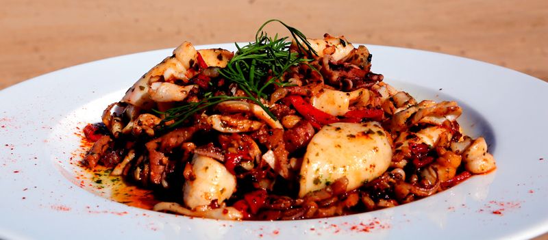Supions A La Provençale: Baby Squid