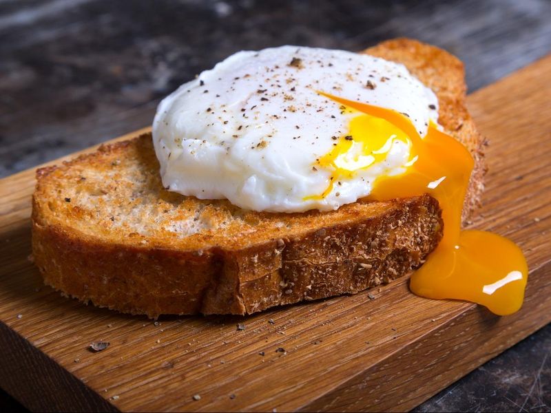 Wholegrain Toast With Poached Eggs