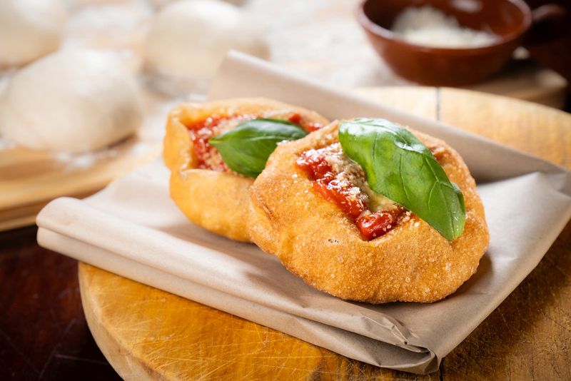 Montanara (Fried Pizza)