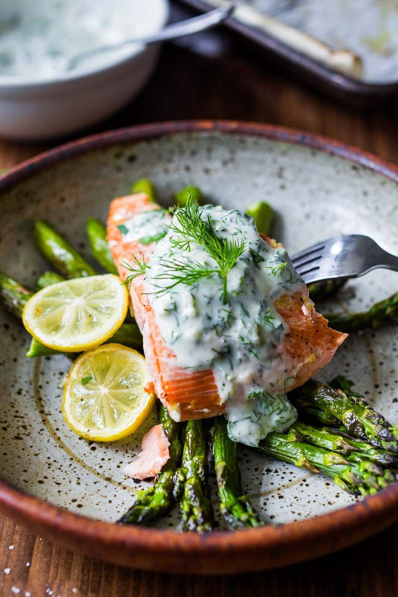 Grilled Salmon With Dill Sauce