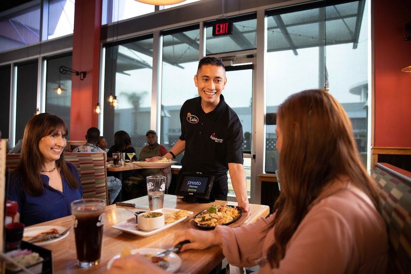 Applebee's: Neighborhood Bar & Grill That's Everywhere