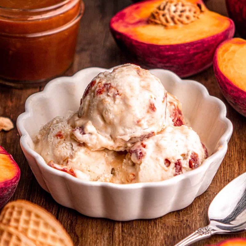 No-Churn Peach Cobbler Ice Cream
