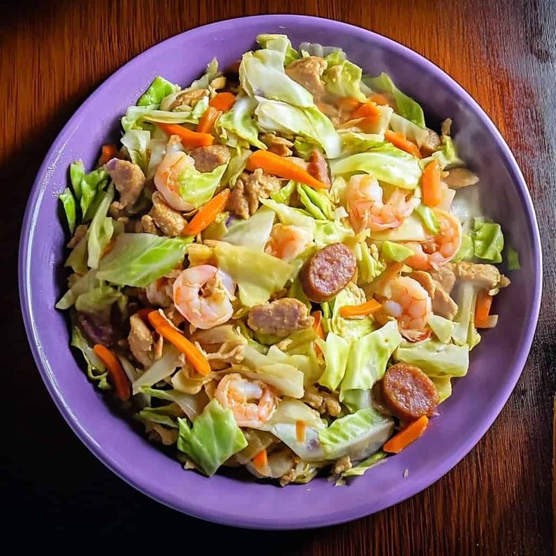 Filipino Ensaladang Repolyo