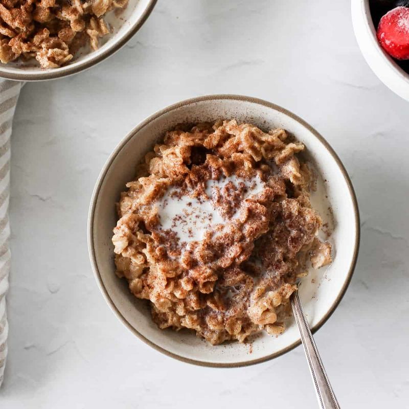 Cinnamon Roll Oatmeal