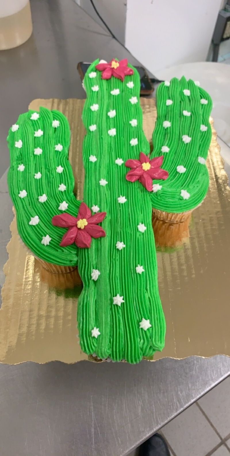 Cactus Cupcake Pull-Apart