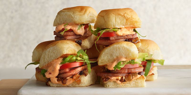 Spam Sliders With Sriracha Mayo