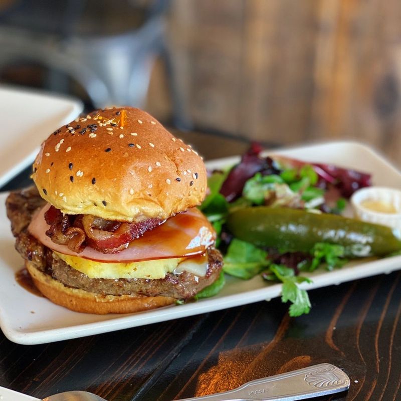 Fuddruckers: Build-Your-Own Excellence