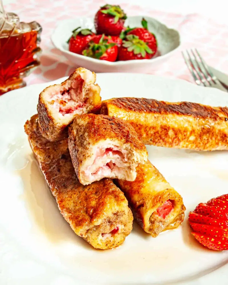 Strawberry-Stuffed French Toast Roll-Ups