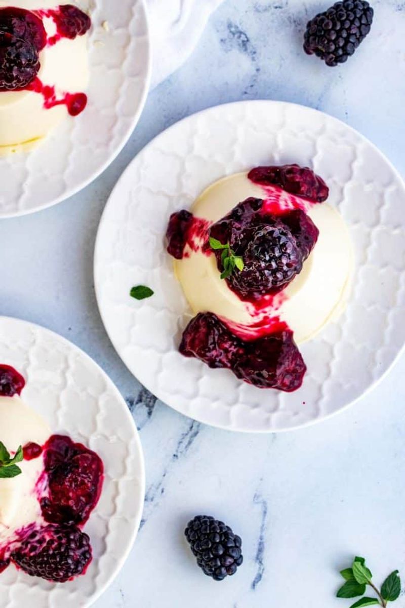 Keto Blackberry Gelatin Cups