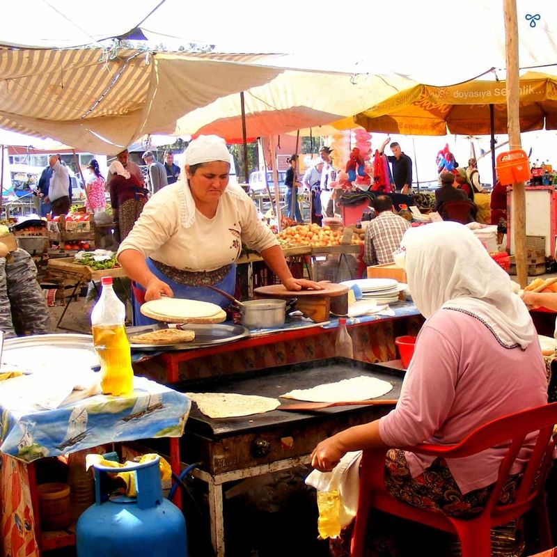 Gözleme: Turkey's Flaky Stuffed Flatbread Fantasy