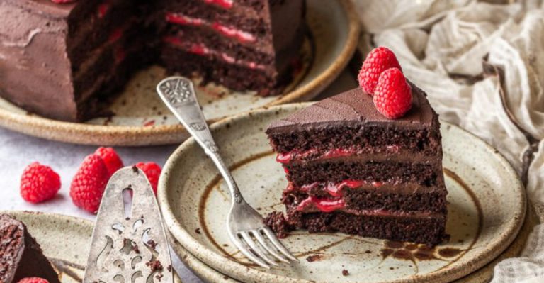 The Best Dairy-Free Cakes That Don’t Compromise On Flavor