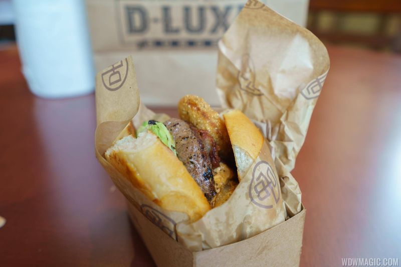 D-Luxe Burger: Gourmet Patty Paradise