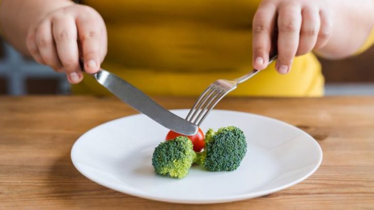 15 Sneaky Reasons You’re Never Full After Eating (And 5 Surprising Triggers You Missed)