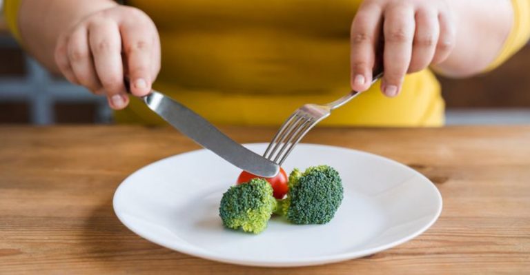 15 Sneaky Reasons You’re Never Full After Eating (And 5 Surprising Triggers You Missed)