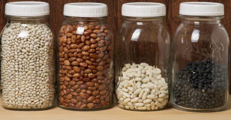 foods that every prepper should keep in their pantry