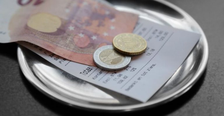 rules that you should know before dining in Europe