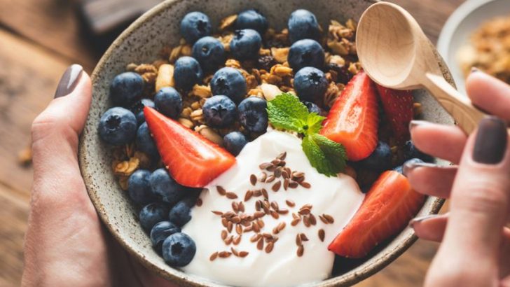 7 Surprising Benefits Of Eating Yogurt In The Evening
