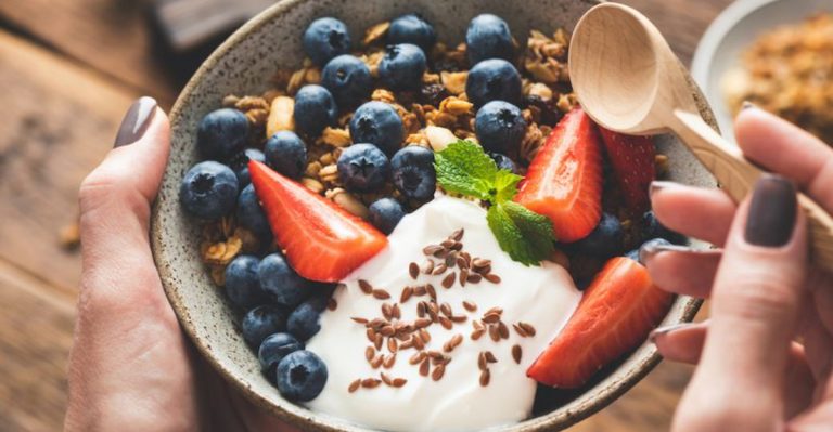 benefits of having yoghurt in the evening