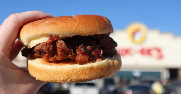 9 Buc-ee’s Foods To Avoid At All Costs (And 9 You’ll Never Regret Grabbing)