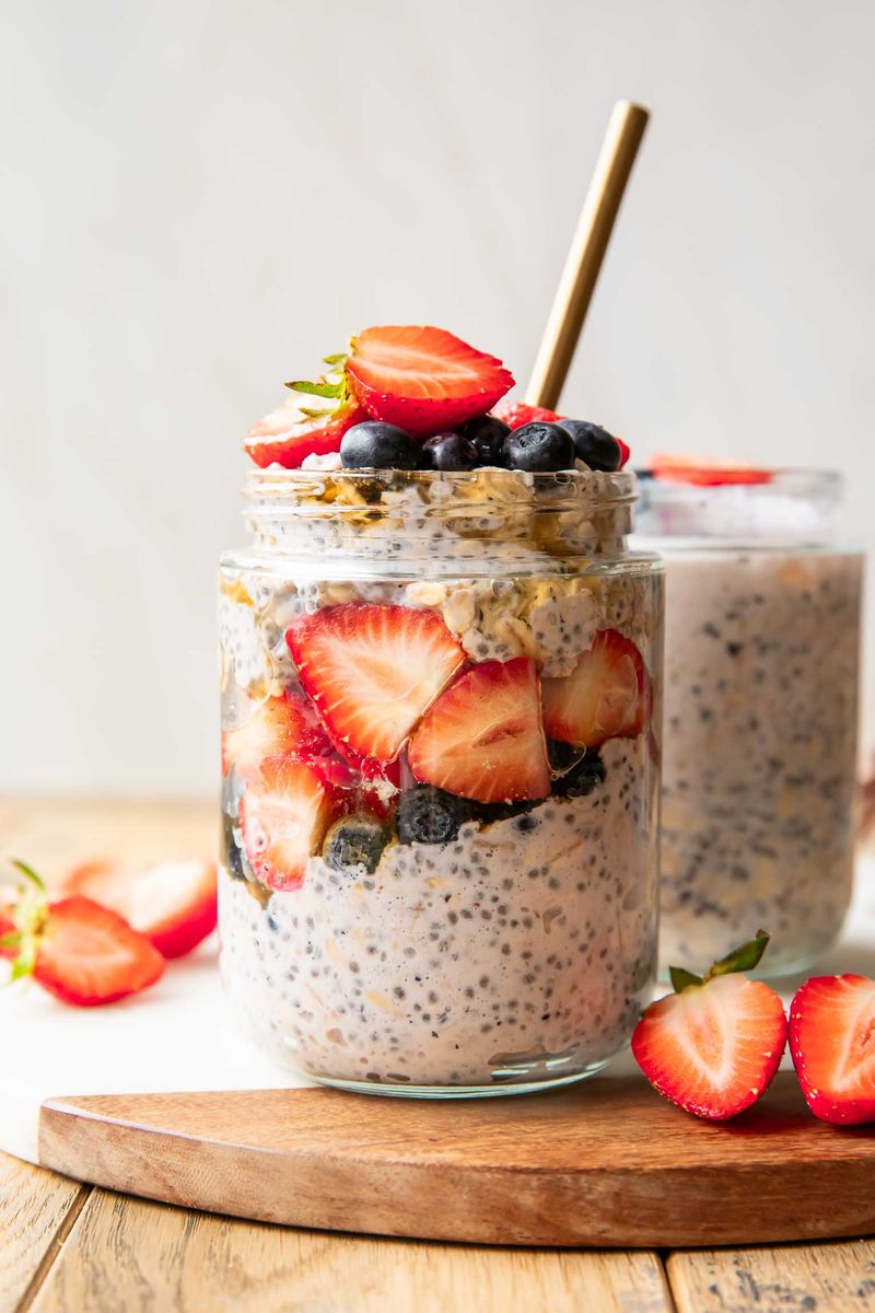 Overnight Oats With Summer Berries
