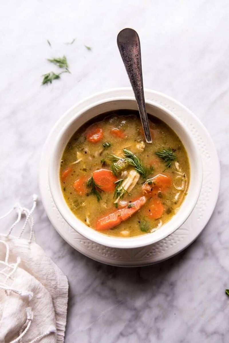 Slow Cooker Chicken And Vegetable Soup