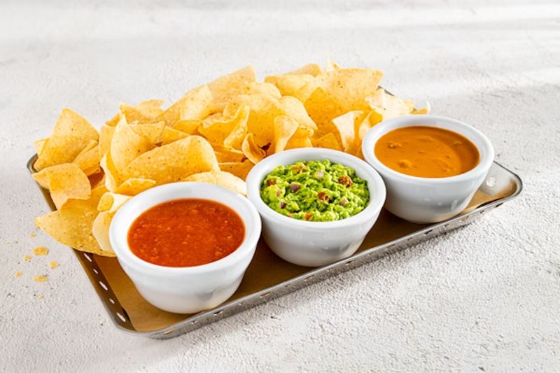 Chili's Chips & Salsa + Queso Combo