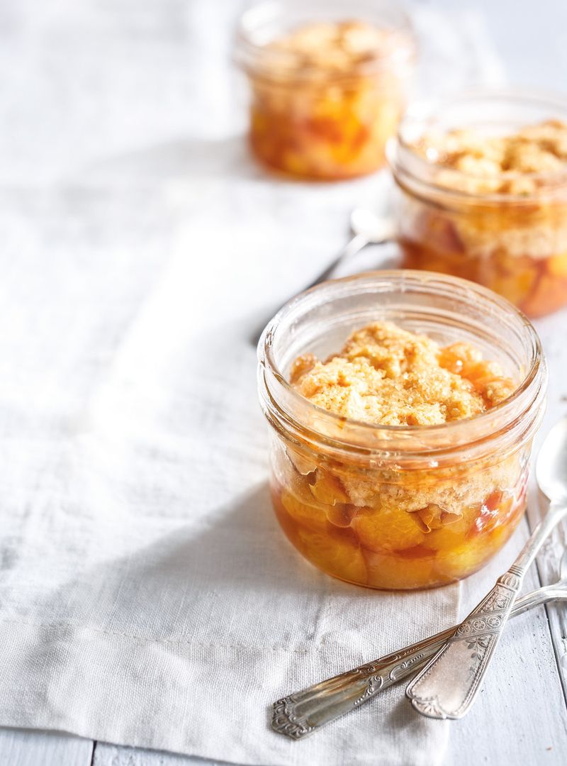 Mini Mason Jar Peach Cobblers