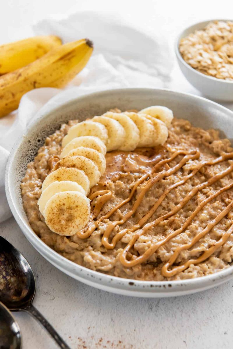 Peanut Butter Oatmeal With Sliced Banana