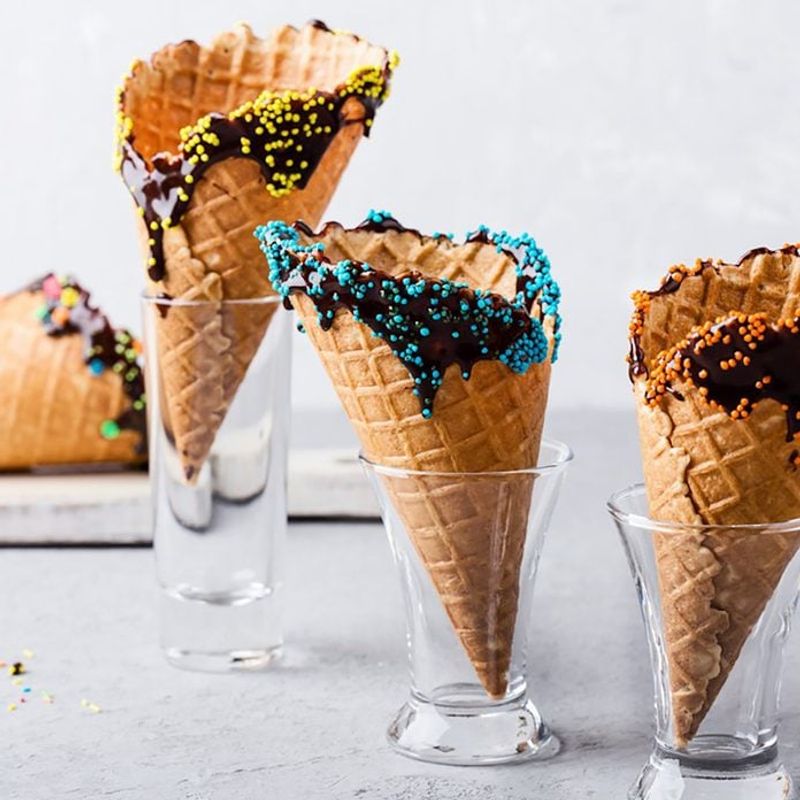Chocolate-Dipped Serving Cups
