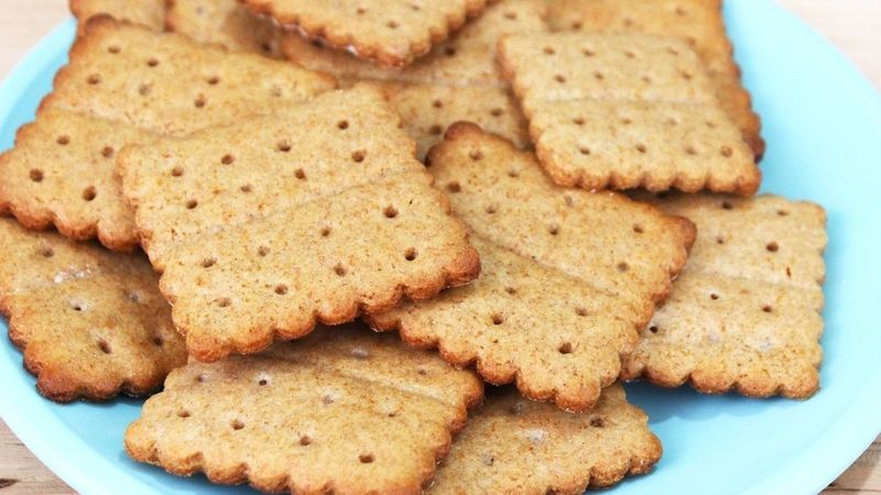 Graham Crackers: Anti-Desire Biscuits