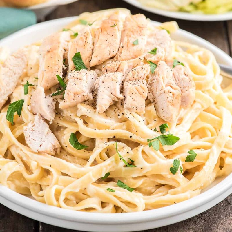 Olive Garden's Creamy Alfredo 