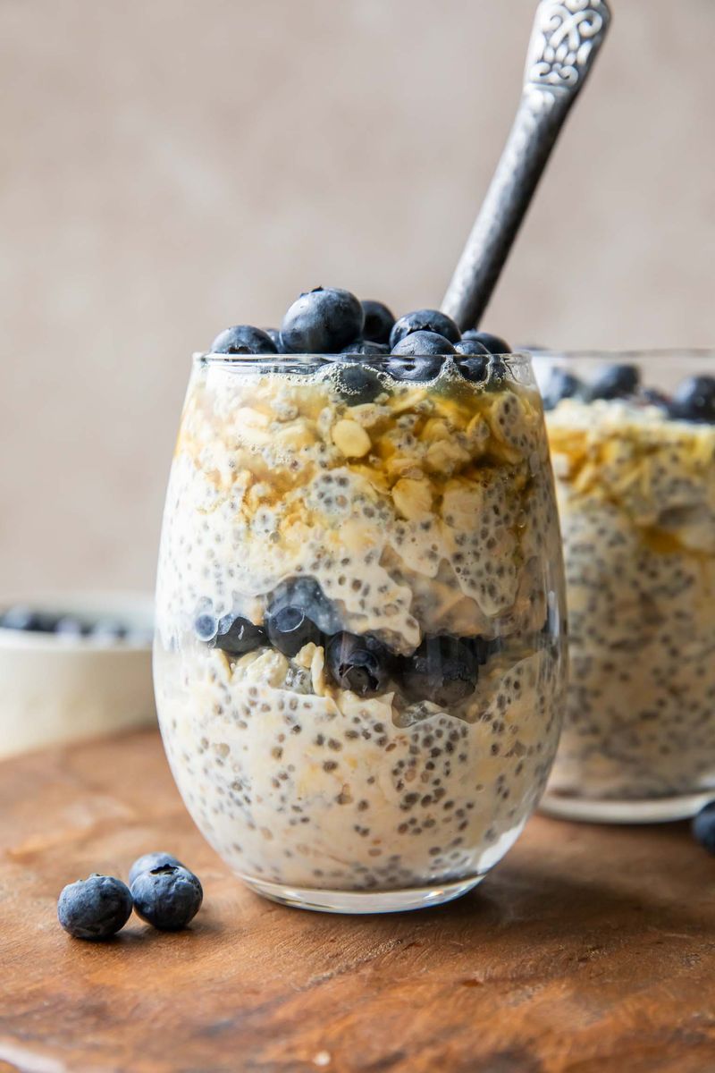 Berry Chia Overnight Oats