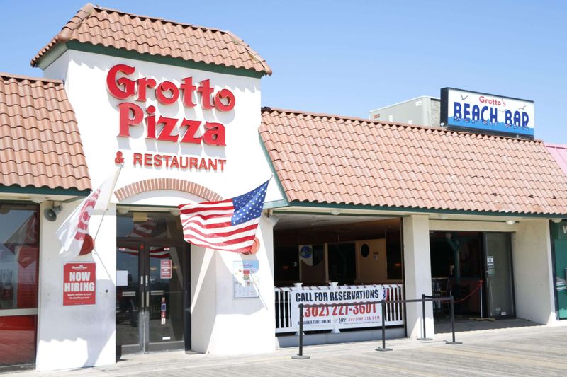 Delaware: Grotto Pizza