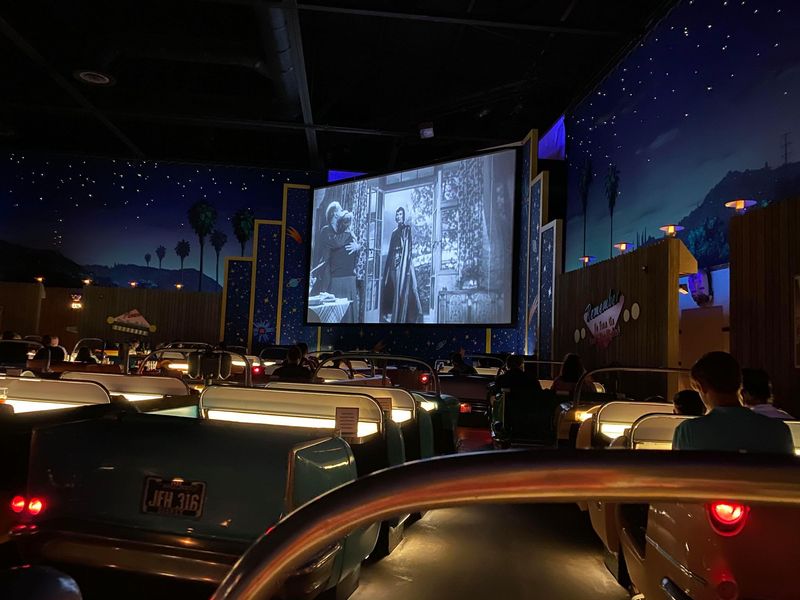Sci-Fi Dine-In Theater Restaurant