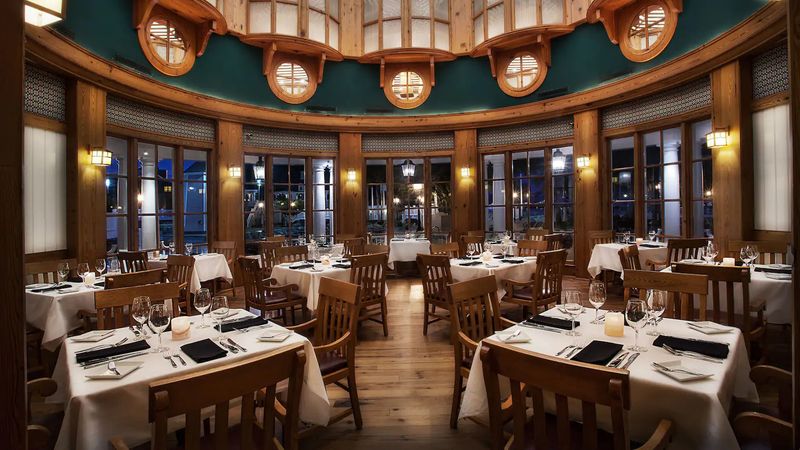 Yachtsman Steakhouse (Yacht Club Resort)
