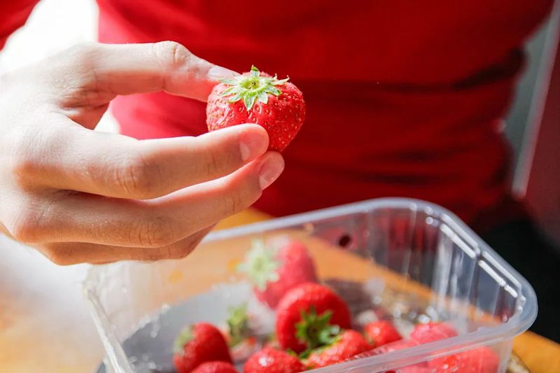 Unwashed Or Unpeeled Fruits