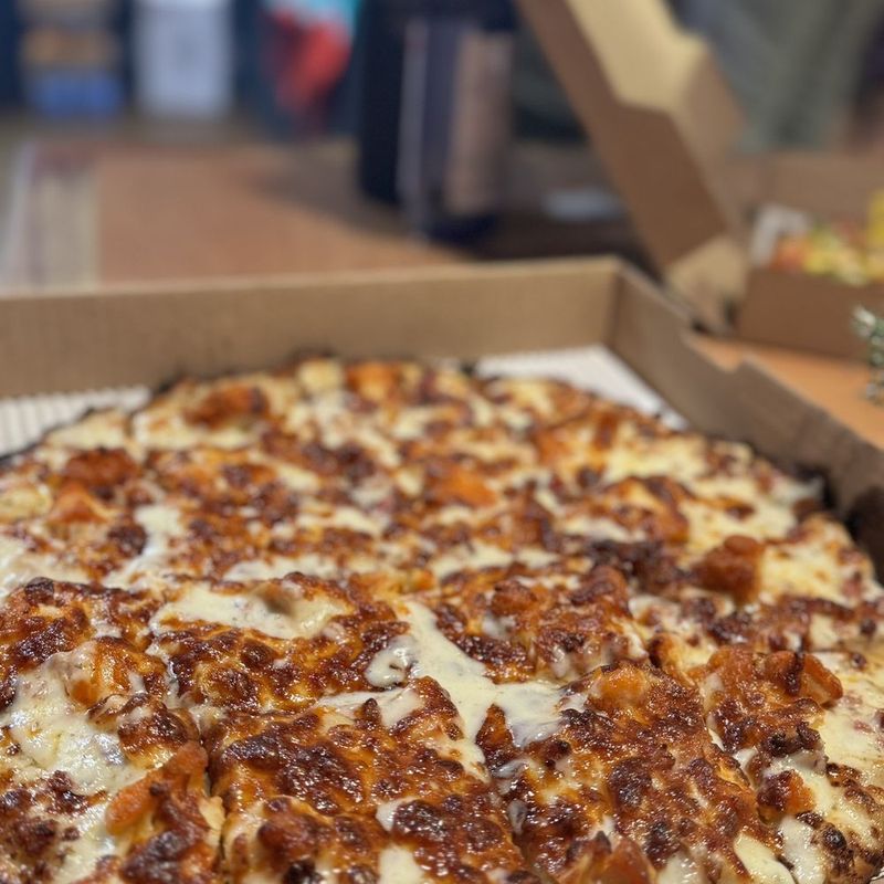Giovanni’s Hole In The Wall – Springfield, MO
