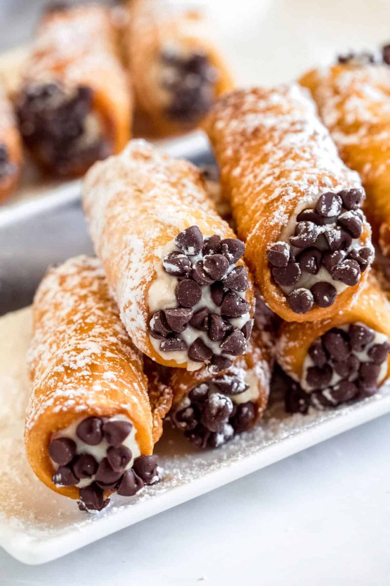 Cannoli (Kah-NOH-Lee)