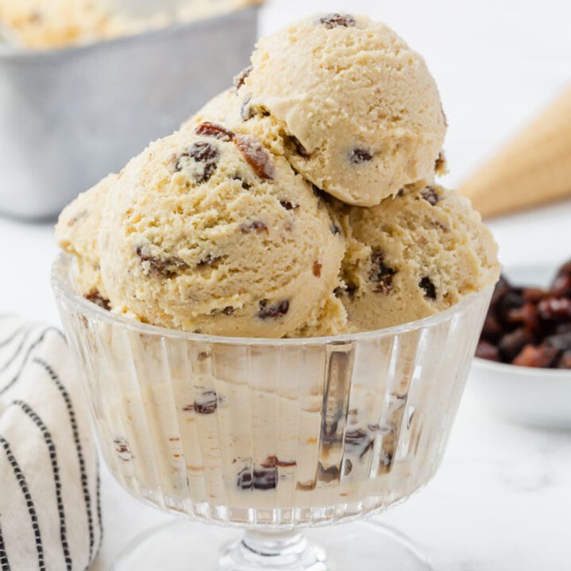Malaga (Rum Raisin)