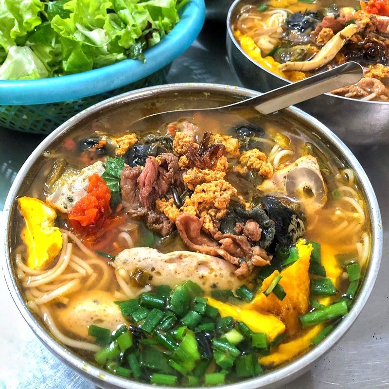 Bún Riêu - Crab And Tomato Noodle Soup