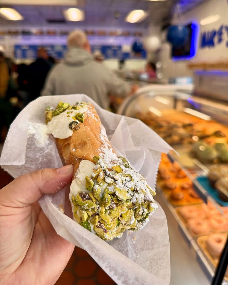 Massachusetts - Mike’s Pastry