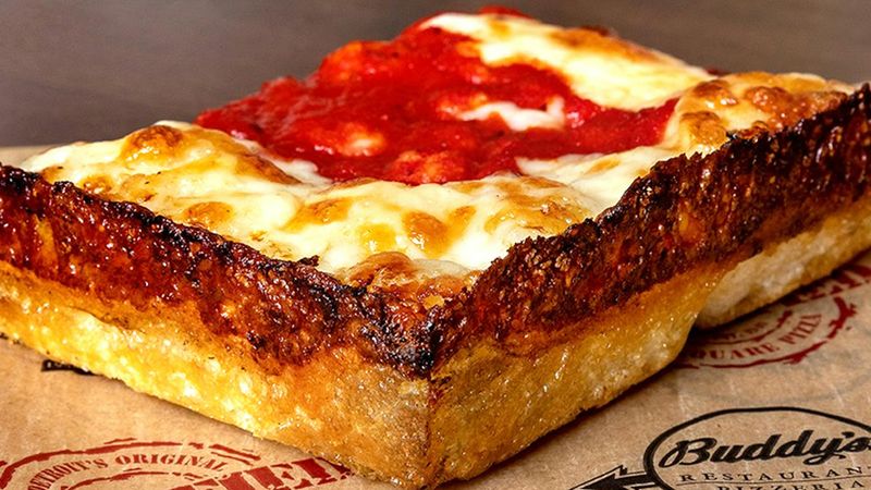 Michigan: Buddy's Pizza