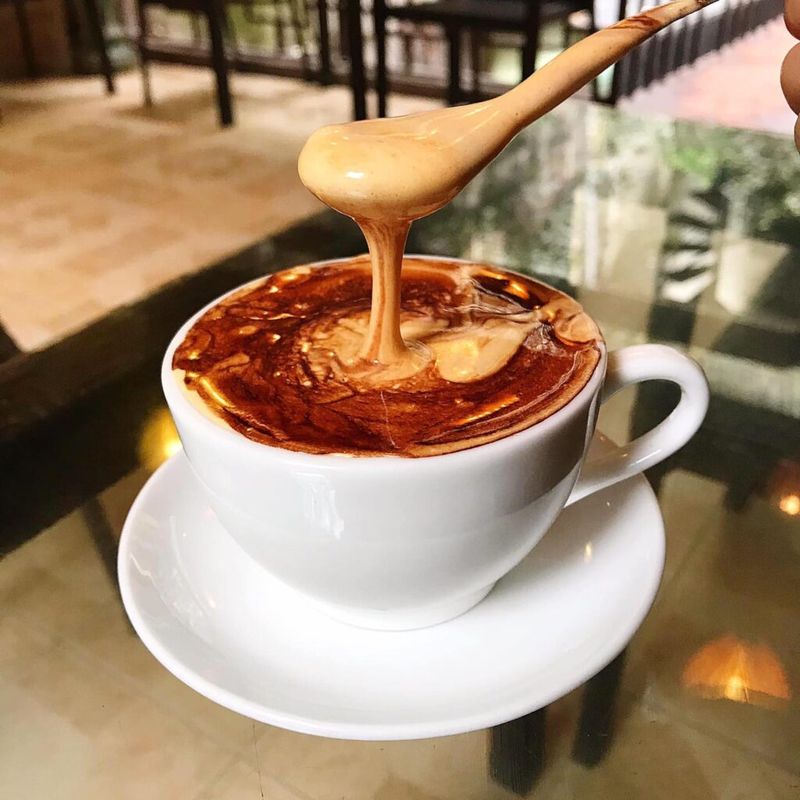 Cà Phê Trứng - Egg Coffee
